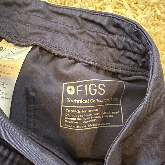 Figs Women's High Waisted Zamora Jogger Scrub Pants - Navy - Picture 6 of 6